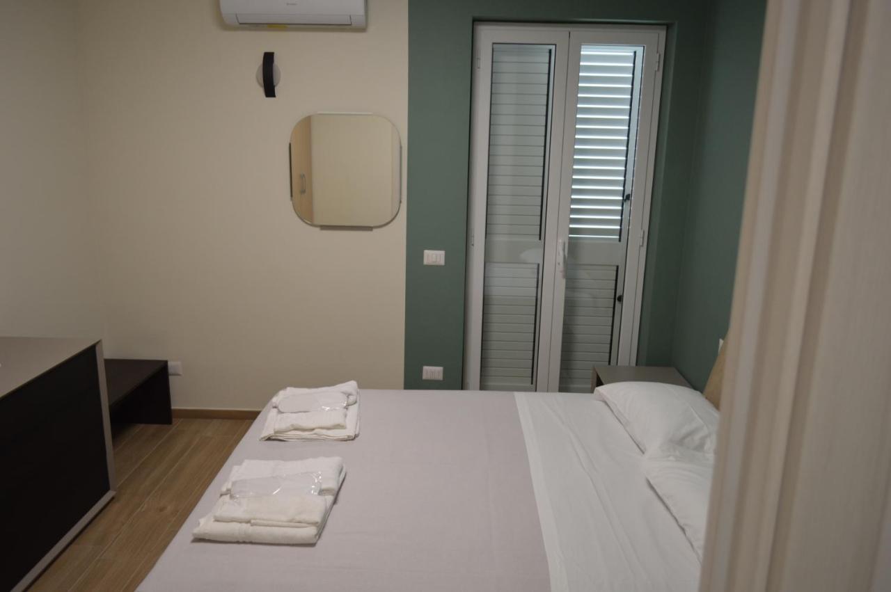 Villa Baia dei Gruccioni Trani Esterno foto