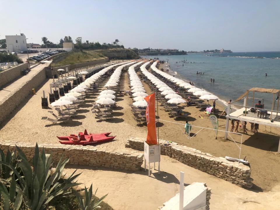 Villa Baia dei Gruccioni Trani Esterno foto